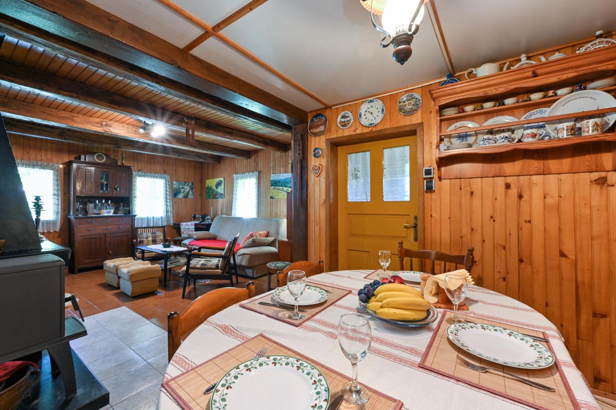 Kuca Viola, Traditional Wooden House In טוהליי מראה חיצוני תמונה